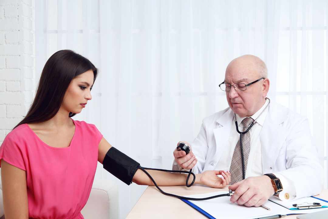 High Blood Pressure, हाई बी पी में पीते हैं अधिक चाय, तो जान लें ये ज़रूरी बात: (bp High me kya khana chahiye)